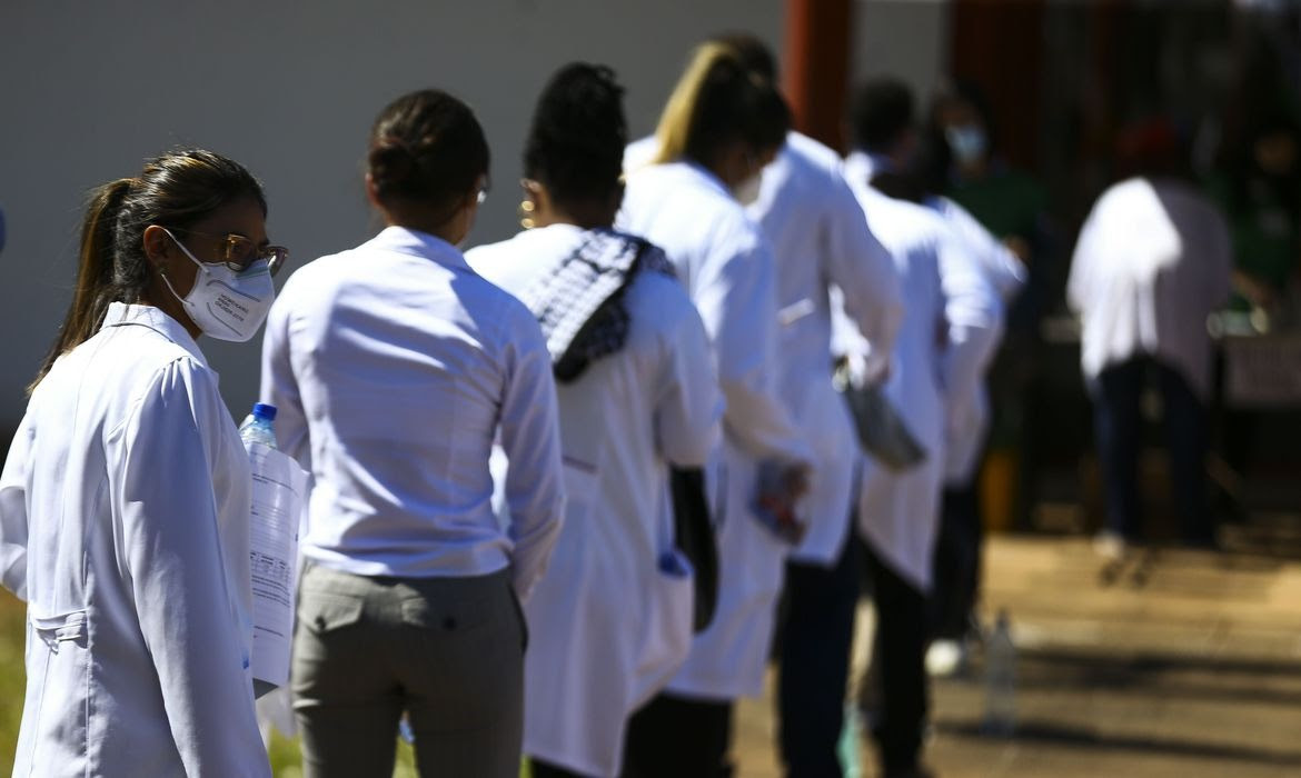 Médico formado no exterior poderá atuar no Brasil em caso de calamidade pública