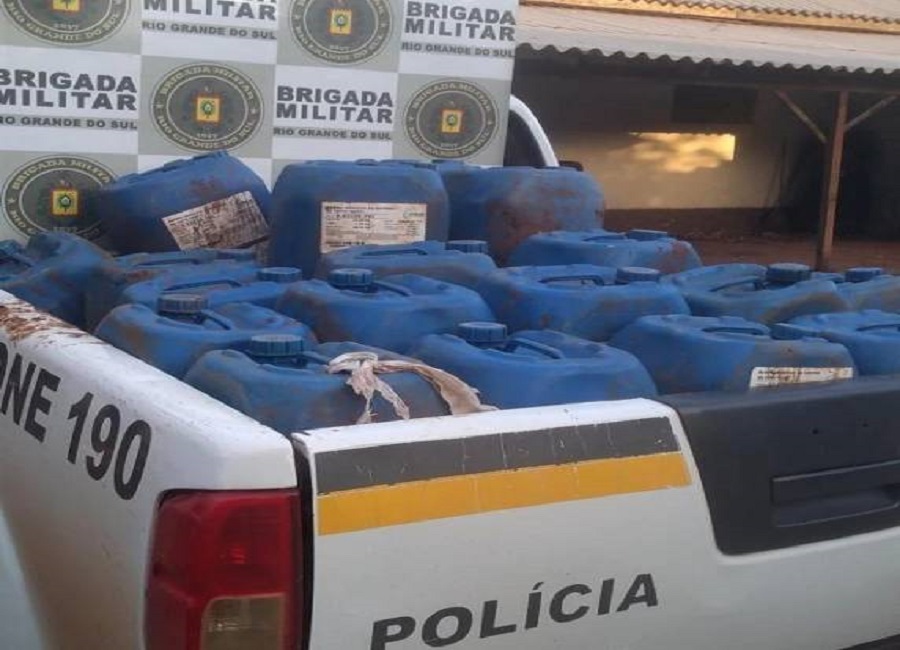 Gasolina estrangeira é apreendida em contrabando pela BM de Crissiumal