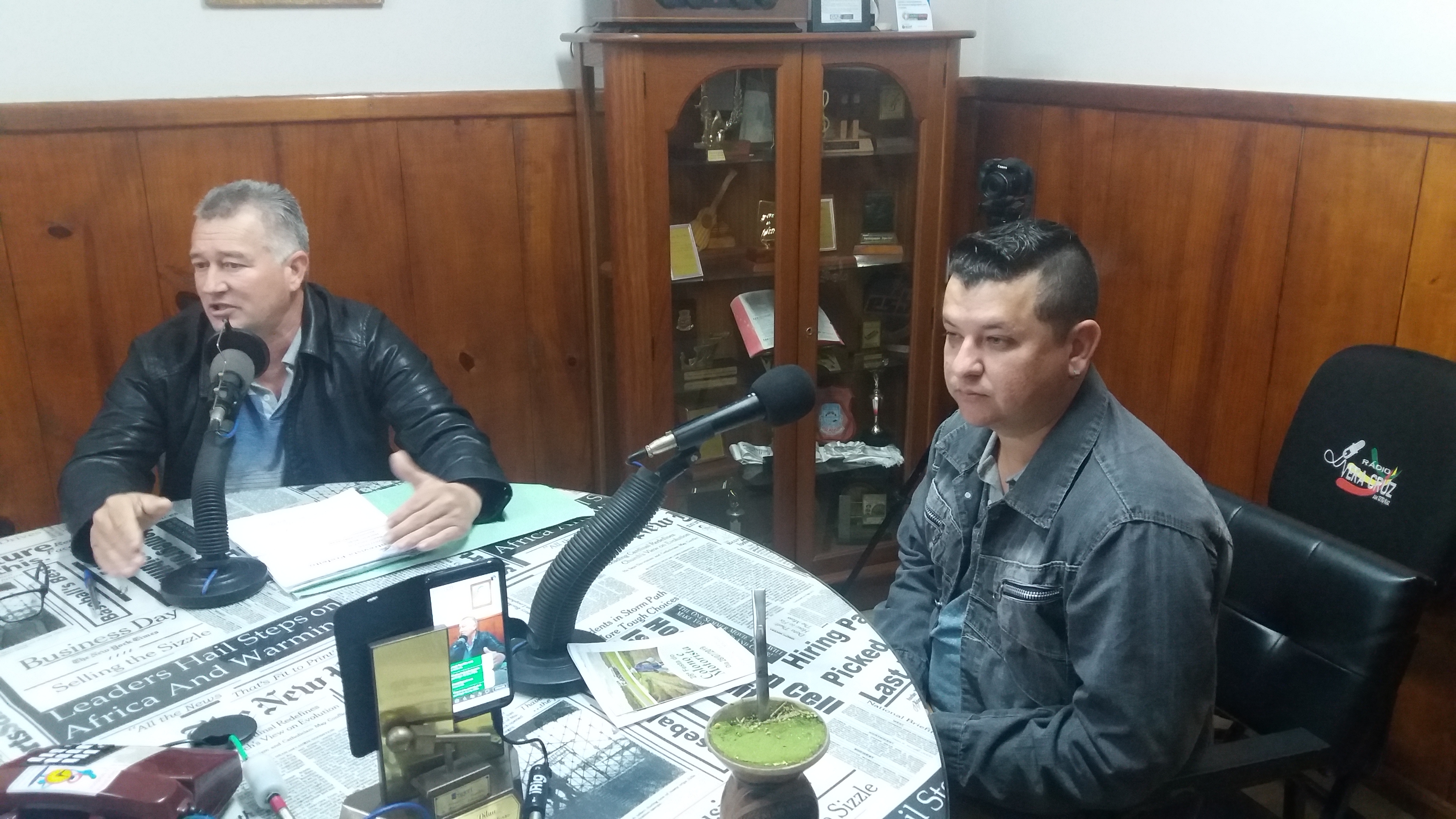 SAVELA PARTICIPOU DO PROGRAMA JORNALÍSTICO DA RÁDIO VERA CRUZ