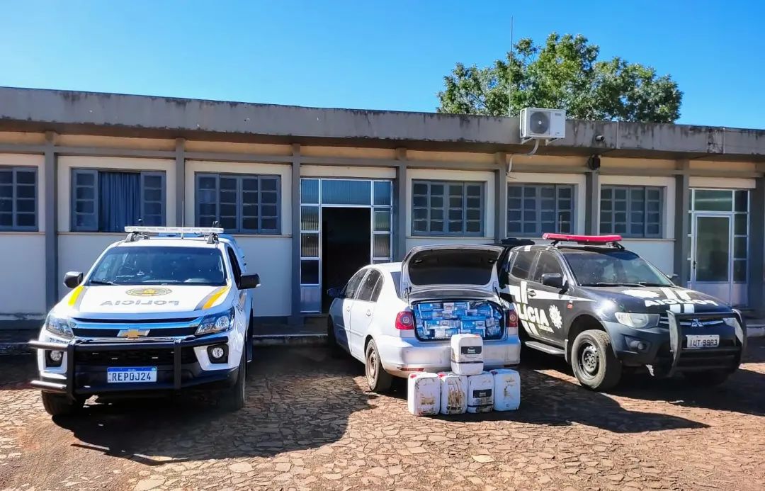 Brigada Militar e Polícia Civil apreendem cigarros e agrotóxicos contrabandeados em Crissiumal.