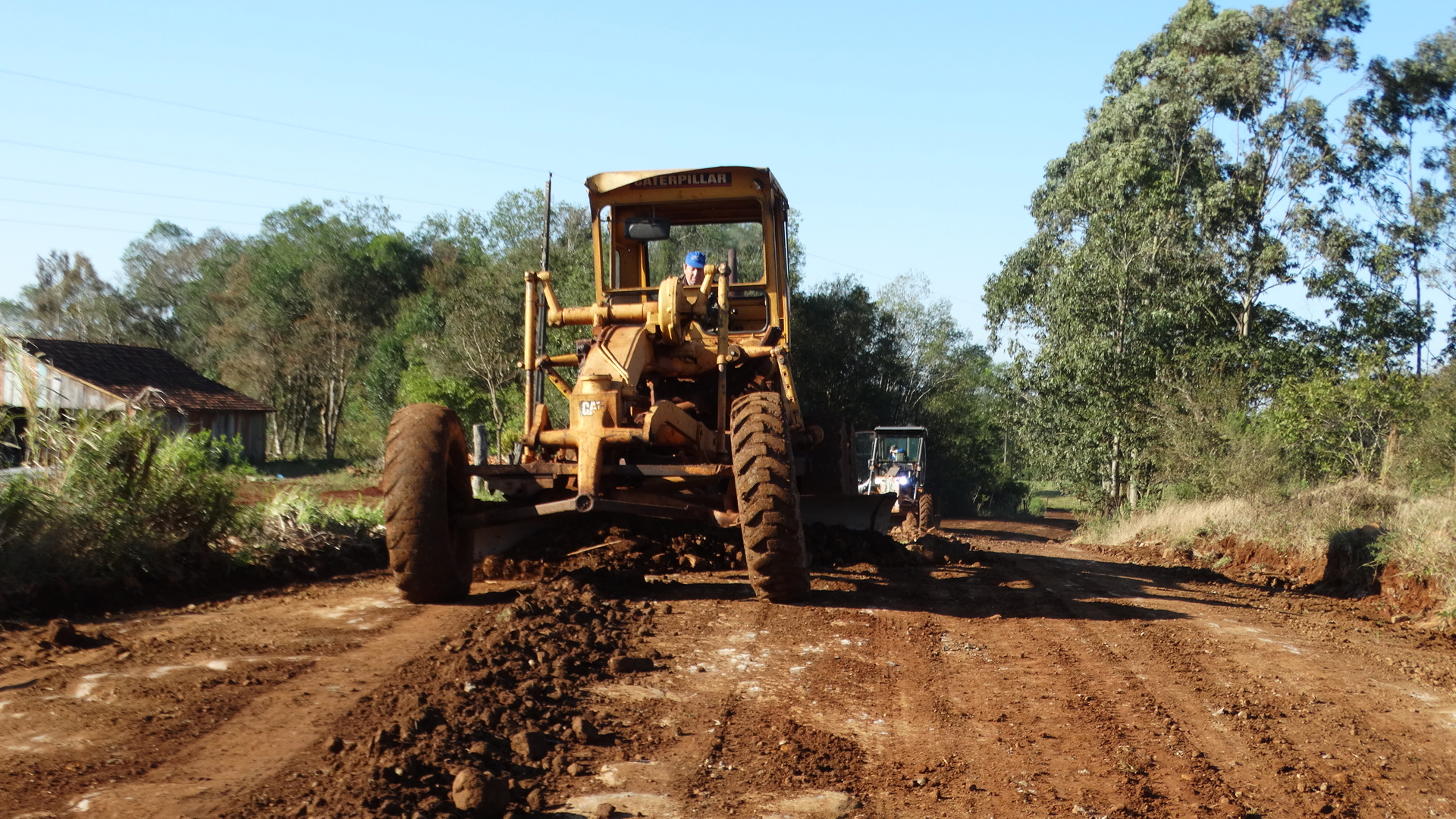 Obras avançam em estrada principal entre Esquina Fitz e Laj Corredeira