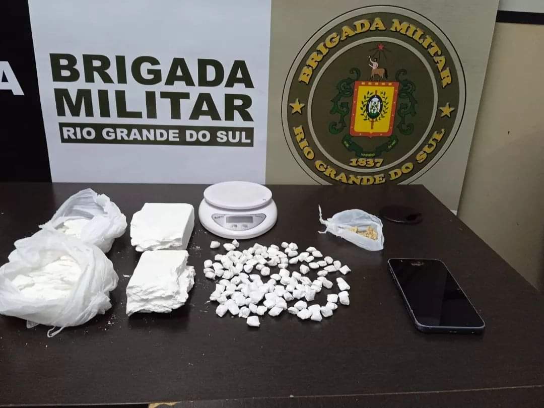 Brigada Militar de Santa Rosa realiza prisão por tráfico de drogas.