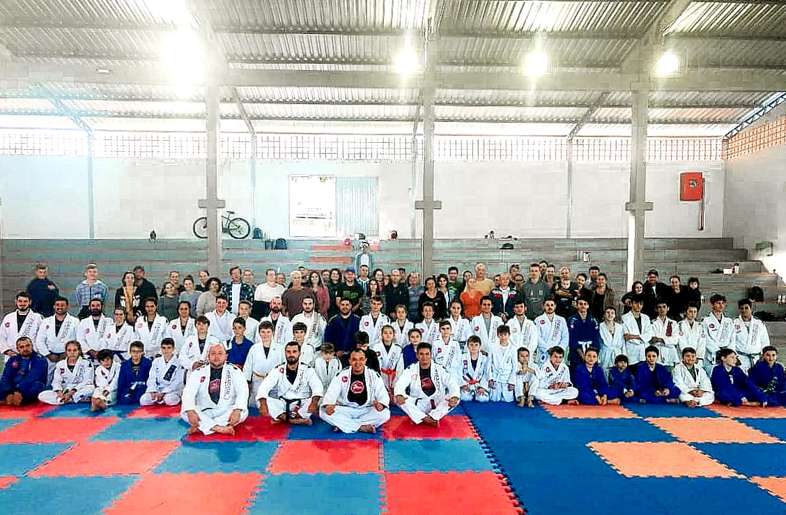 Escola de Jiu-Jitsu realizou Seminário de Graduação em Horizontina