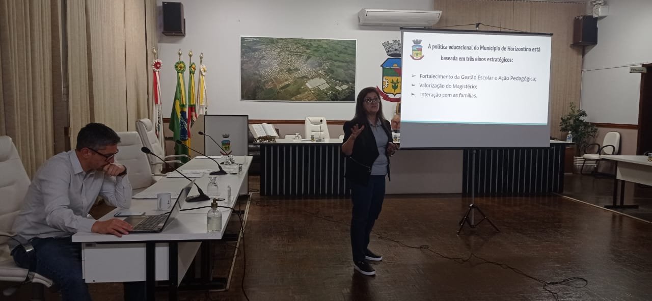 SECRETARIA MUNICIPAL DE EDUCAÇÃO APRESENTA A PROPOSTA DA POLÍTICA EDUCACIONAL DA REDE MUNICIPAL AO PODER LEGISLATIVO HORIZONTINENSE