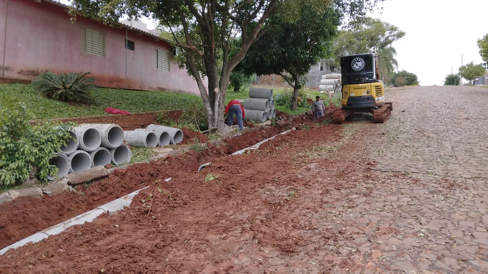 SECRETARIA DE INFRAESTRUTURA LOGÍSTICA E TRÂNSITO TRABALHA NA SOLUÇÃO DE PROBLEMAS DE DRENAGENS