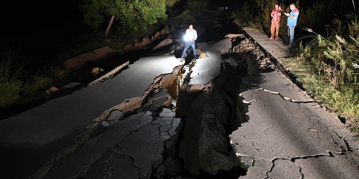 TERREMOTO causa 19 mortes e deixa centenas de feridos no Paquistão