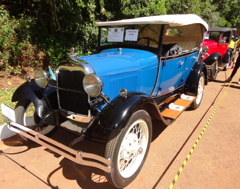 4º ENCONTRO DE CARROS ANTIGOS DE PORTO MAUA