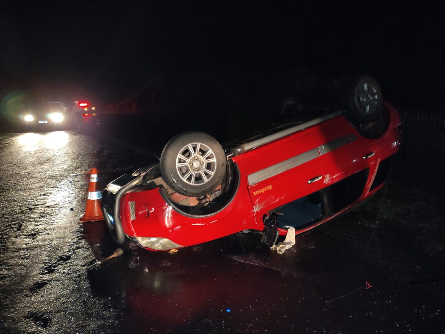 Três pessoas feridas em acidente que envolveu 3 carros na RS 305 em Horizontina