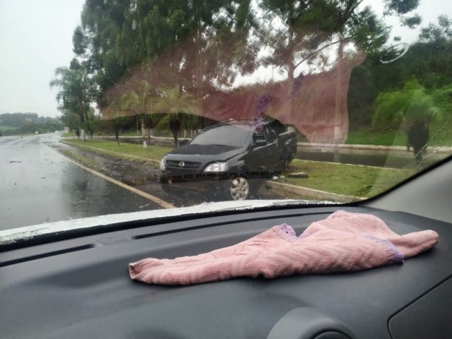 MOTORISTA FICA FERIDO EM ACIDENTE EM SÃO MARTINHO