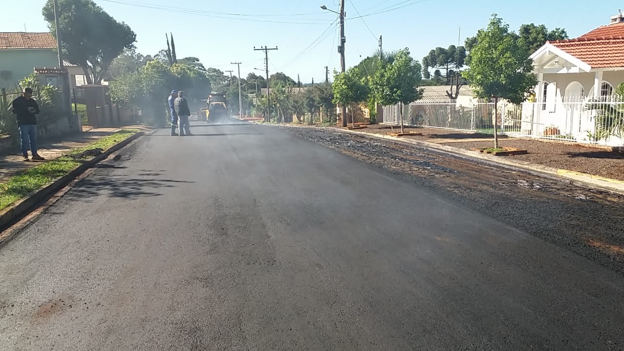 GOVERNO MUNICIPAL DÁ INICIO A LOTE DE OBRAS DE TRÊS TRECHOS DE ASFALTAMENTO URBANO