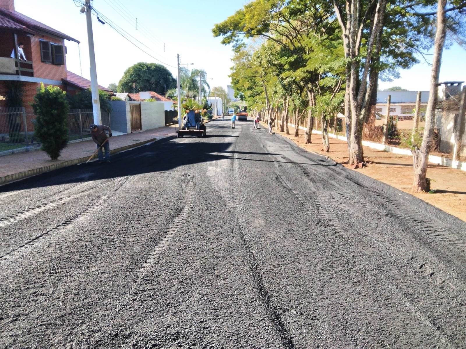 PREFEITURA ENTREGA MAIS OBRAS DE PAVIMENTAÇÃO DE TRECHOS NA ARLINDO BASTIAN E RUA DA CONCEIÇÃO