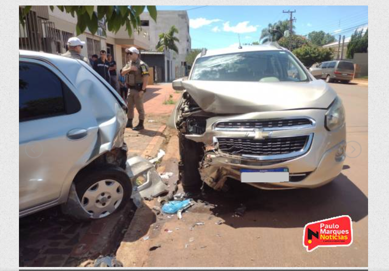 Spin de Horizontina bate em carro estacionado no centro de Três de Maio