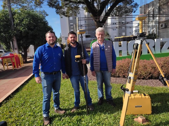 PREFEITURA DE HORIZONTINA  INVESTE MAIS DE R$ 130 MIL MODERNIZANDO SERVIÇOS DE TOPOGRAFIA COM NOVO EQUIPAMENTO