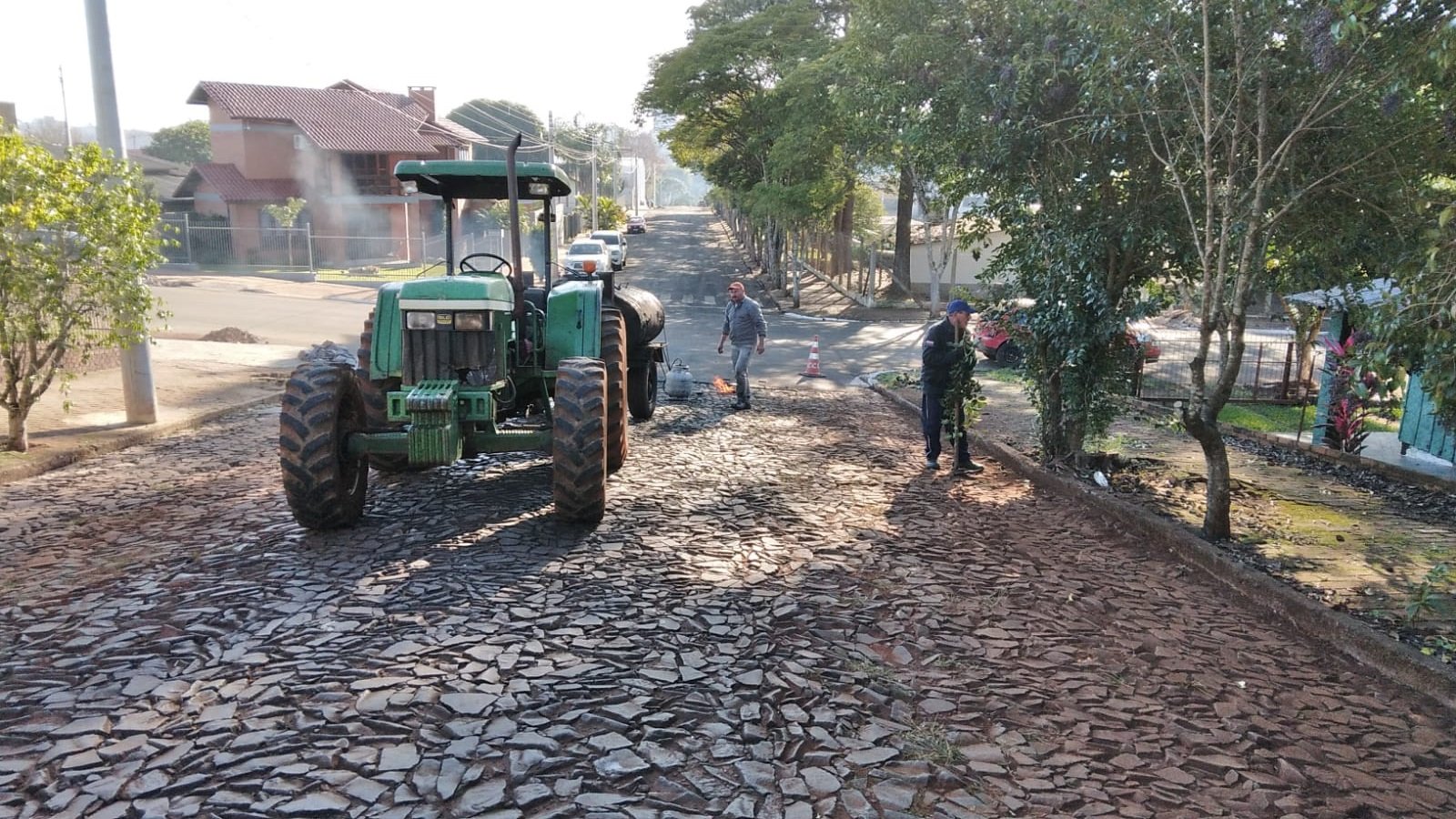 SMILT EXECUTA NESTA TERÇA MAIS UMA QUADRA DE ASFALTO URBANO