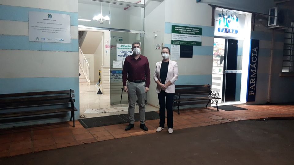 PREFEITO E VICE-PREFEITA VISITARAM PLANTÃO DE URGÊNCIA NO HOSPITAL NESTA NOITE