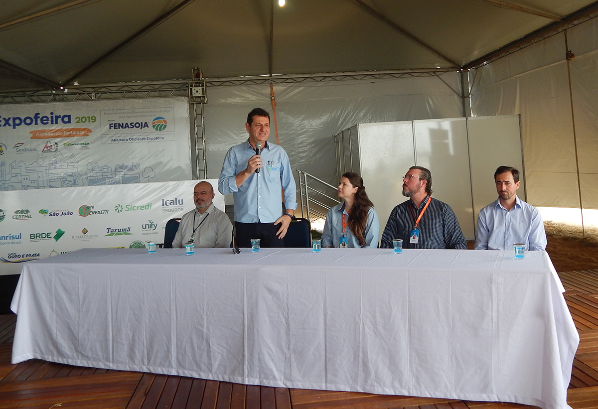 Seminário do Leite reúne mais de 200 produtores na Expofeira