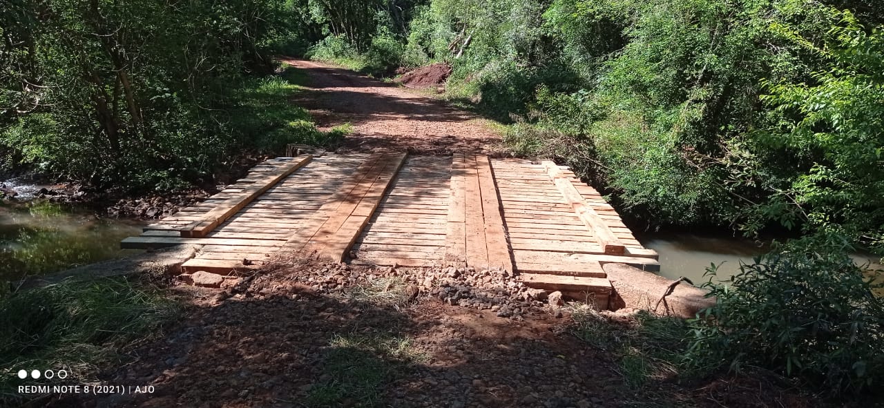 GOVERNO MUNICIPAL ESTÁ RECUPERANDO PONTES E ESTRADAS DANIFICADAS PELAS FORTES CHUVAS