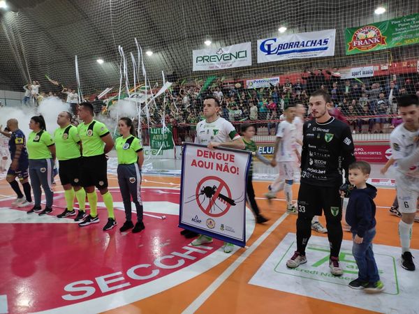 JOGADORES DO HORIZONTINA FUTSAL NA LUTA CONTRA A DENGUE